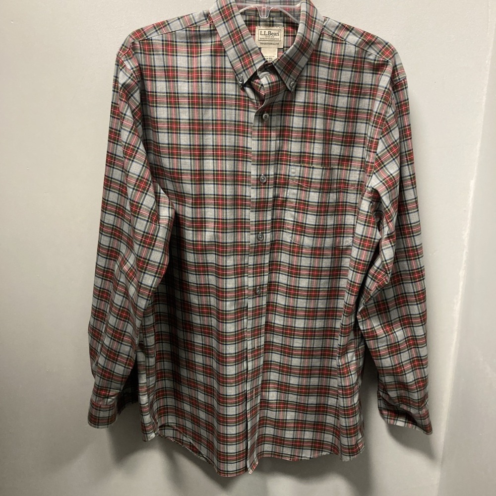 LL Bean Mens Traditional Fit  Button Down Shirt Medium Red Green Plaid Christmas